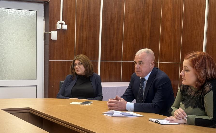 Симитли, Апостол Апостолов, работна среща, земеделски земи