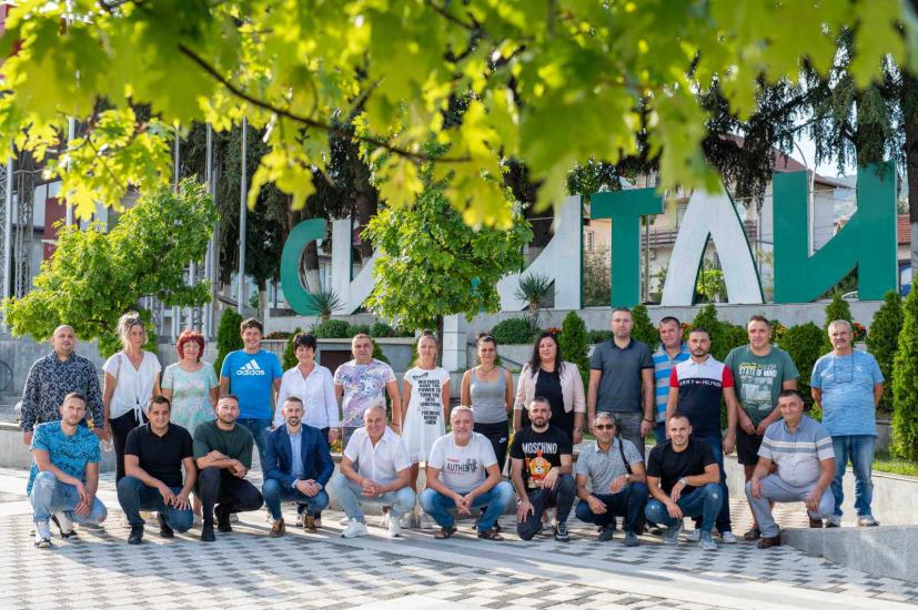 Апостол Апостолов, Поли и приятели, предизборна кампания, откриване