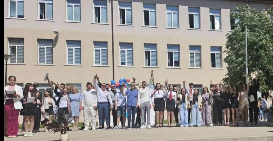 СУ Симитли, зрелостници, ученици, изпити, матури
