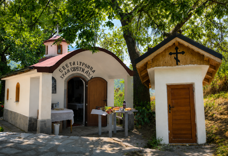 Община Симитли, Свети Дух, празник, курбан