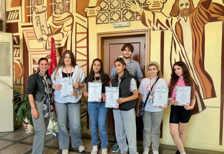 Община Симитли (121), Симитли Инфо (3418), ученици (129), ученици от СУ Симитли (3732), СУ „Св. Св. Кирил и Методий“ – град Симитли (1034), Награди (394), Национален конкурс (789)