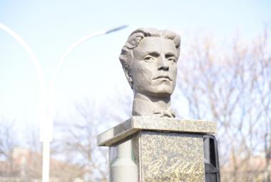 Васил Левски, Дякона, почит към паметта, поднасяне на венци